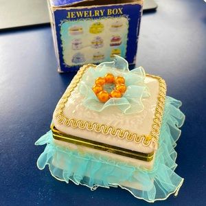 Vintage Jewelery Box